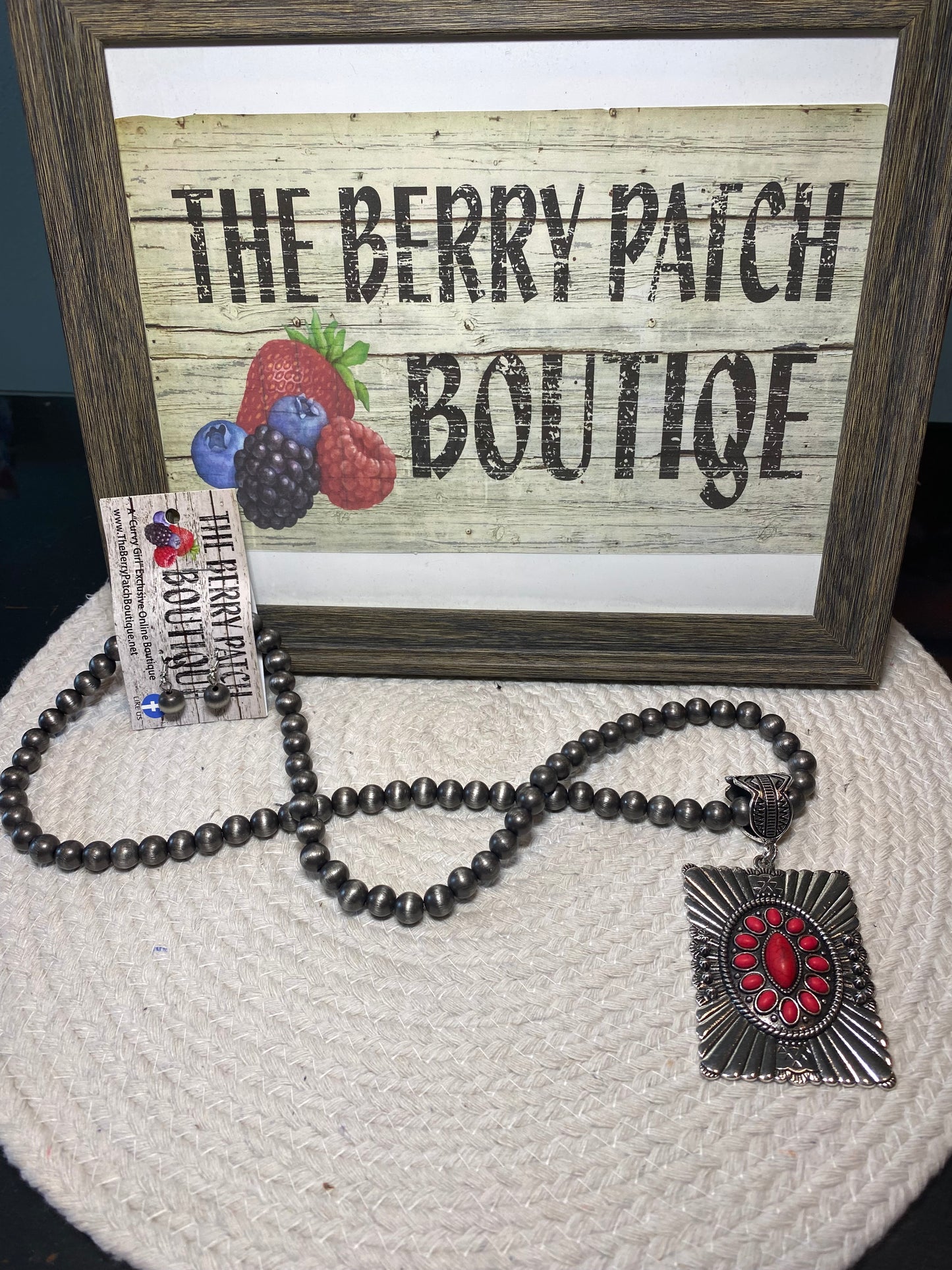 Red Pendant Necklace Set
